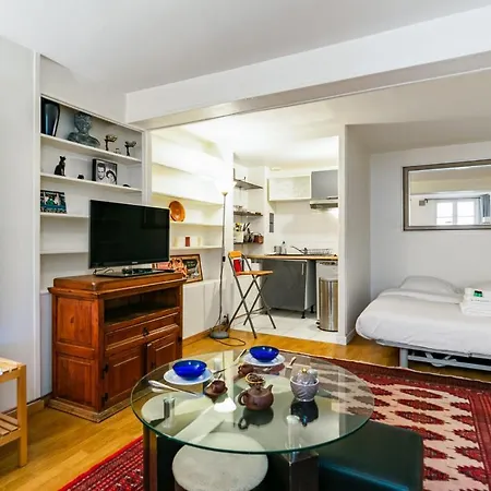 Nice And Calm Studio Nearby Alesia At The Heart Of - Welkeys Appartement Paris