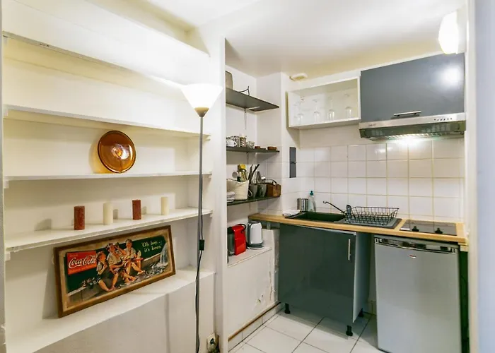 Apartman Nice And Calm Studio Nearby Alesia At The Heart Of - Welkeys *