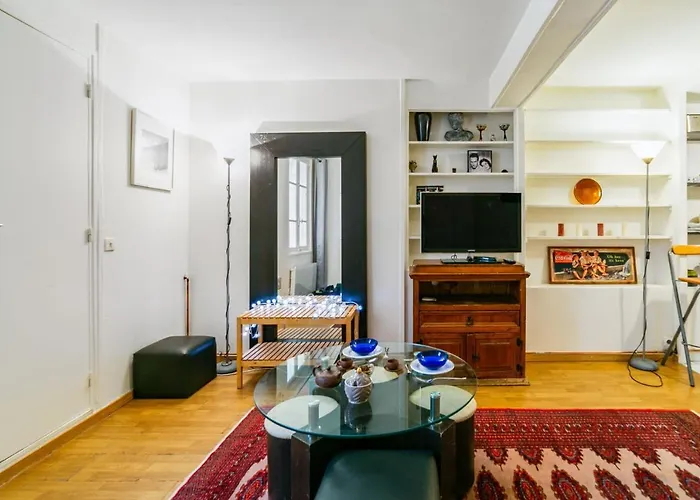 Nice And Calm Studio Nearby Alesia At The Heart Of - Welkeys *
